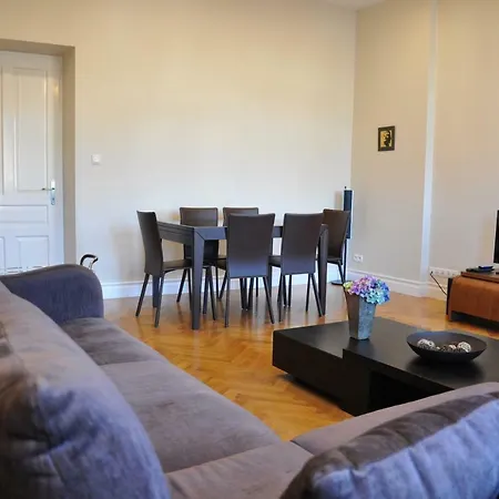 Tresor Barska Apartments-3